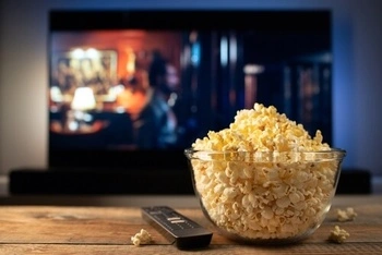 does food get stuck under all on 4 dental implants junkfood